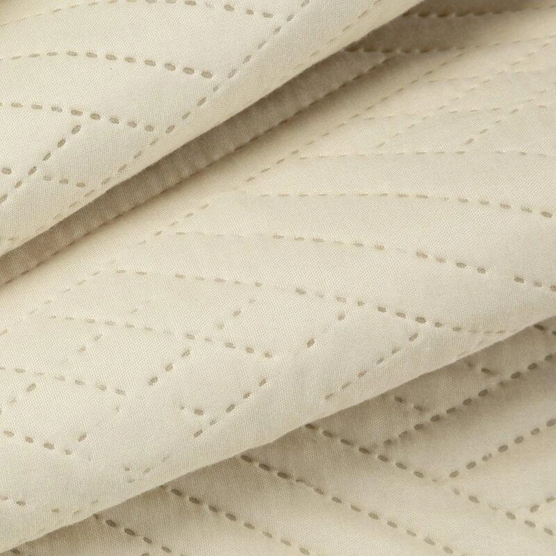 Eurofirany DESIGN 91 BONI / 4 Lovatiesė su geometriniu raštu, išgautu karšto spaudimo technika (hot press), 200X220 cm, spalva: kreminė