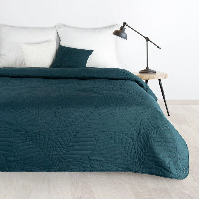 Eurofirany DESIGN 91 BONI / 6 Lovatiesė, dygsniuota karšto spaudimo būdu su lapų raštu, 170X210 cm, spalva: tamsi turkio Lovatiesė