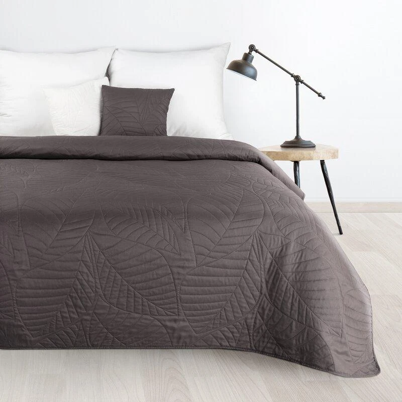 Eurofirany DESIGN 91 BONI / 6 Lovatiesė, dygsniuota karšto spaudimo būdu su lapų raštu, 220X240 cm, spalva: grafito Lovatiesė