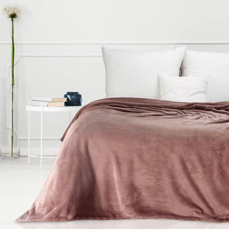 Eurofirany DESIGN 91 CINDY5 Minkštas ir švelnus pledas su įspaustu eglutės raštu, 170X210 cm, spalva: plytų