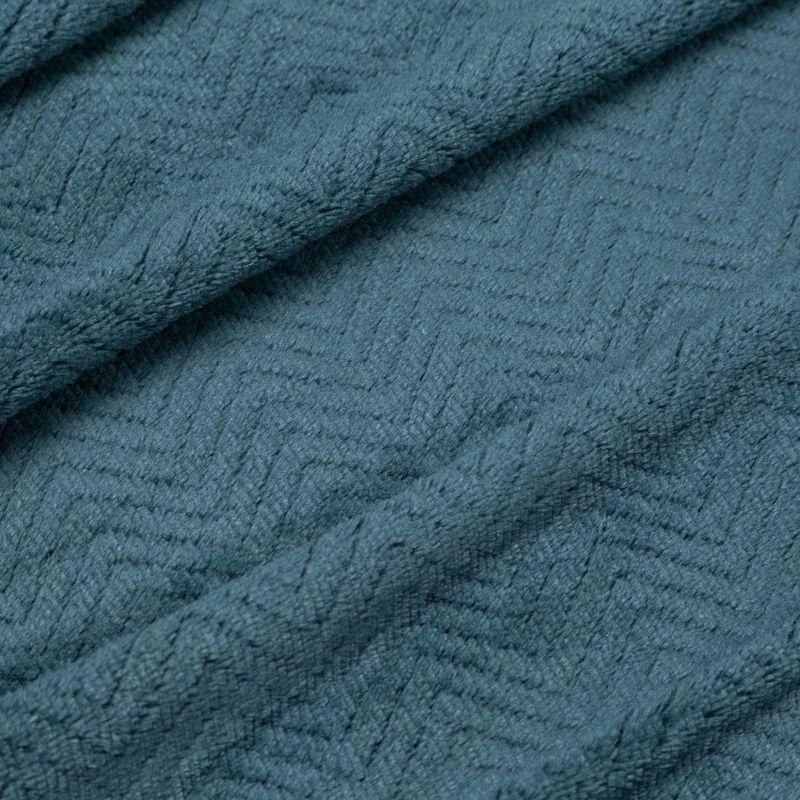 Eurofirany DESIGN 91 CINDY5 Minkštas ir švelnus pledas su įspaustu eglutės raštu, 150X200 cm, spalva: mėlyna