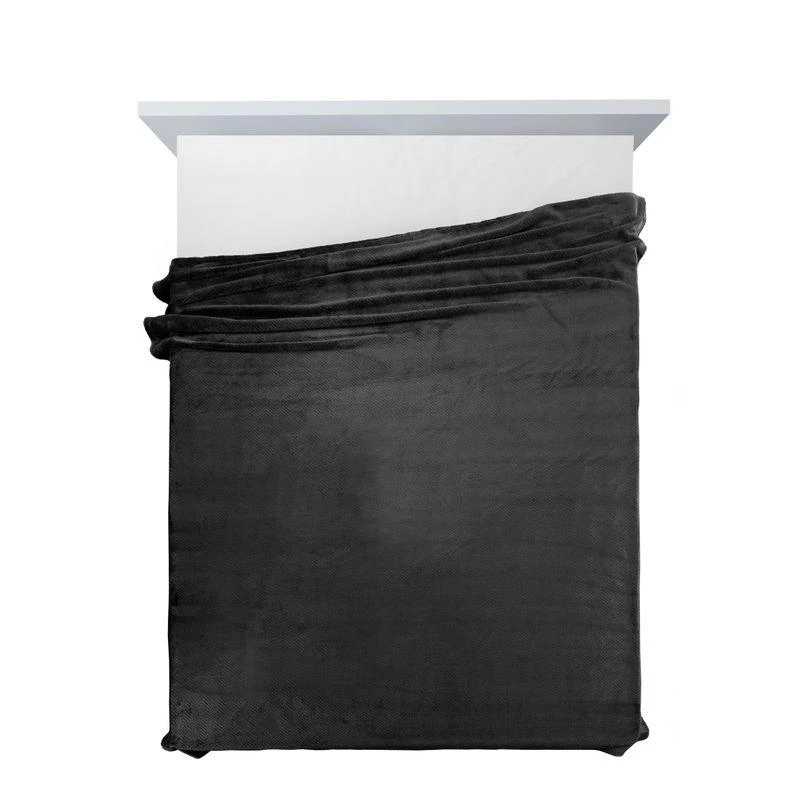 Eurofirany DESIGN 91 CINDY5 Minkštas ir švelnus pledas su įspaustu eglutės raštu, 170X210 cm, spalva: juoda
