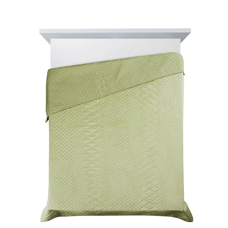 Eurofirany DESIGN 91 LUIZ / 3 Aksominė lovatiesė, dygsniuota karšto spaudimo būdu su geometriniu raštu, 170X210 cm, spalva: šviesiai žalia Lovatiesė