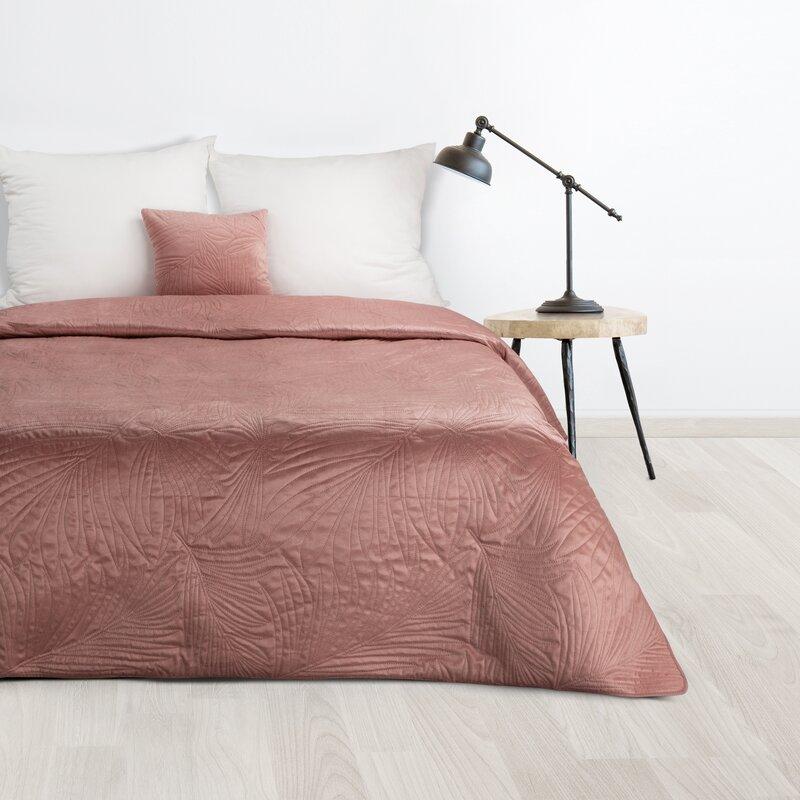 Eurofirany DESIGN 91 LUIZ / 4 Aksominė lovatiesė, dygsniuota karšto spaudimo būdu su palmių lapų raštu, 220X240 cm, spalva: rožinė Lovatiesė