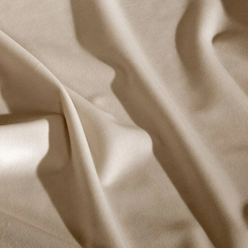 Eurofirany DIVA LINE RIA Minkšto aksomo naktinė užuolaida, 140X250 cm, kilpos / žiedai, spalva: smėlio