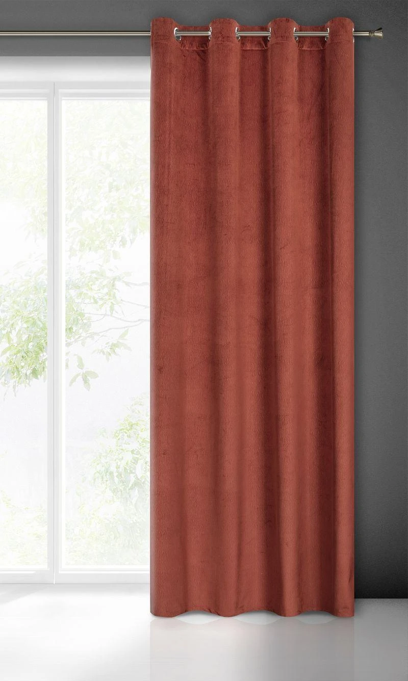 Naktinė užuolaida iš minkšto aksomo Eurofirany LILI 140X250 cm, su žiedais, 200g/m2, spalva: raudonų plytų aprašymas - Prekės nuotrauka