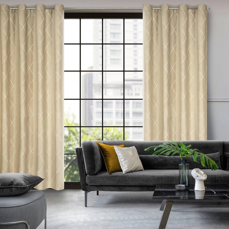 Eurofirany Bėžinė aksominė užuolaida, 140x250 cm, paruošta naudojimui su metalinėmis kilpomis, šviesos blokavimas iki 75%, namų langų dekoras, elegantiška kambario puošmena