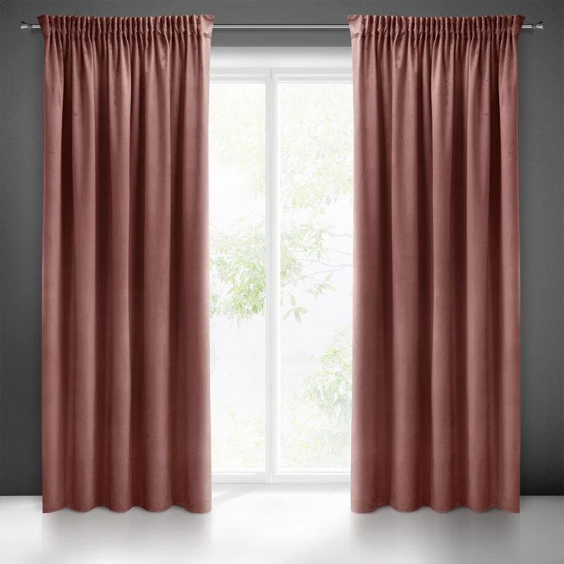 Eurofirany PIERRE CARDIN SIBEL Naktinė užuolaida iš minkšto aksomo, 260 g/m2, 140X270 cm, juosta / tunelis / kabliukai, spalva: rožinė