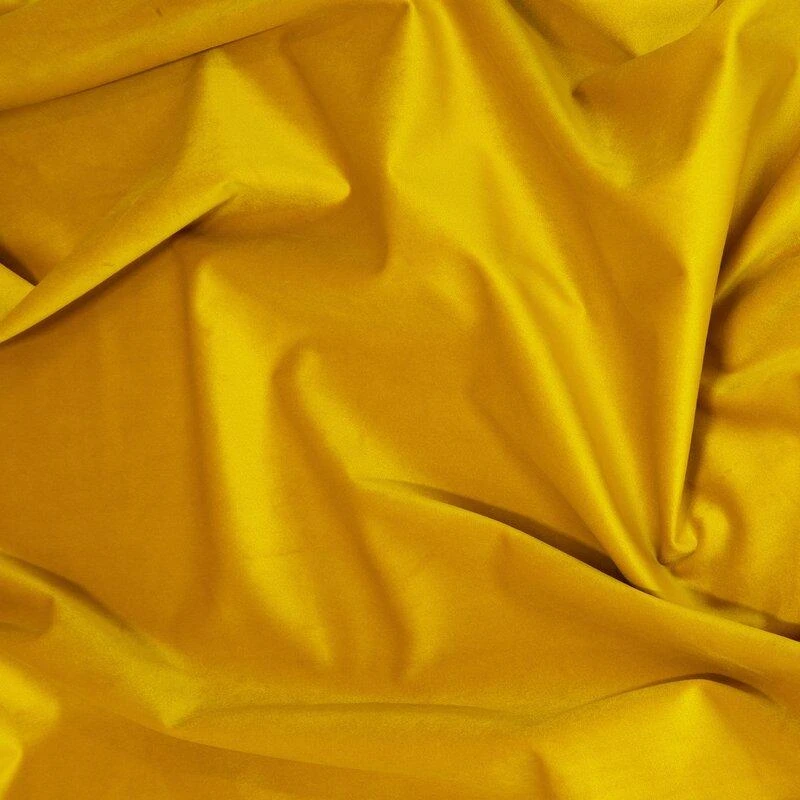 Eurofirany PIERRE CARDIN SIBEL Naktinė užuolaida iš minkšto aksomo, 260 g/m2, 140X270 cm, juosta / tunelis / kabliukai, spalva: garstyčių
