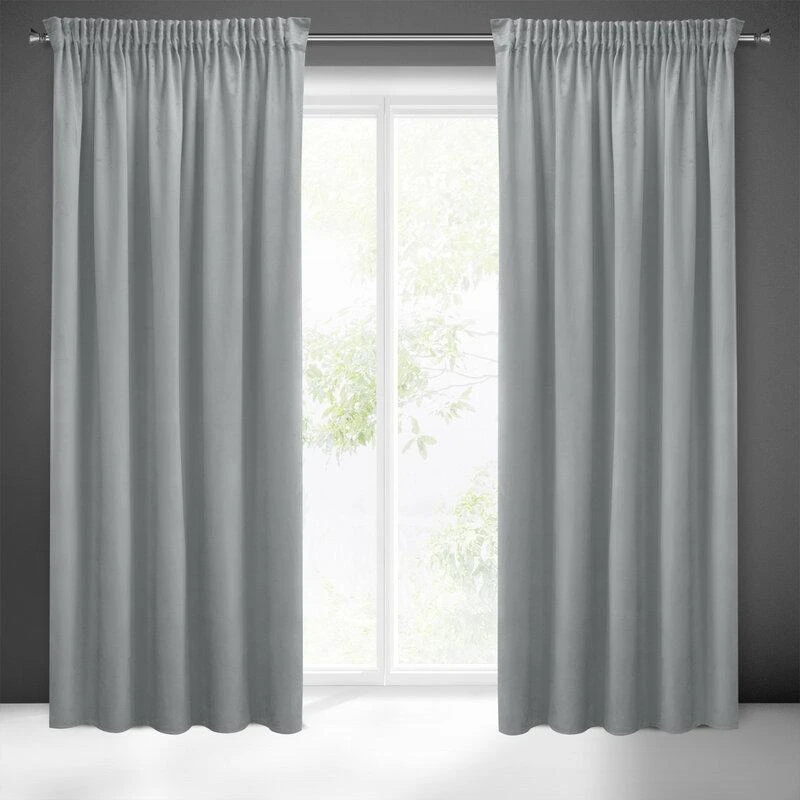 Eurofirany PIERRE CARDIN SIBEL Naktinė užuolaida iš minkšto aksomo, 260 g/m2, 140X270 cm, juosta / tunelis / kabliukai, spalva: pilka