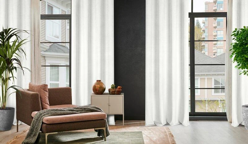 Eurofirany ELIZA Minkšto aksomo naktinė užuolaida su smulkiu raštu, 140X250 cm, kilpos / žiedai, spalva: balta