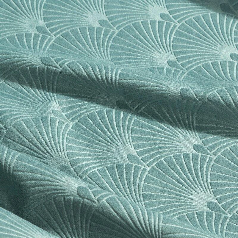 Naktinė užuolaida Eurofirany JULIA iš minkšto aksomo su geometriniu vėduoklės raštu, 140X250 cm, kilpos /žiedai, spalva: turkio