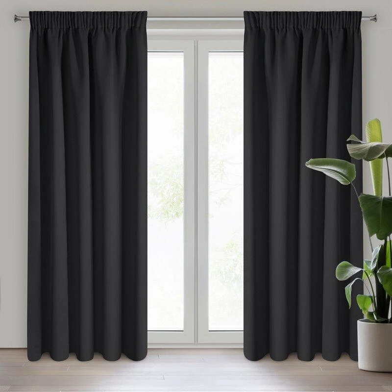 Eurofirany Užuolaida Logan Blackout juoda, juosta 135x270 cm