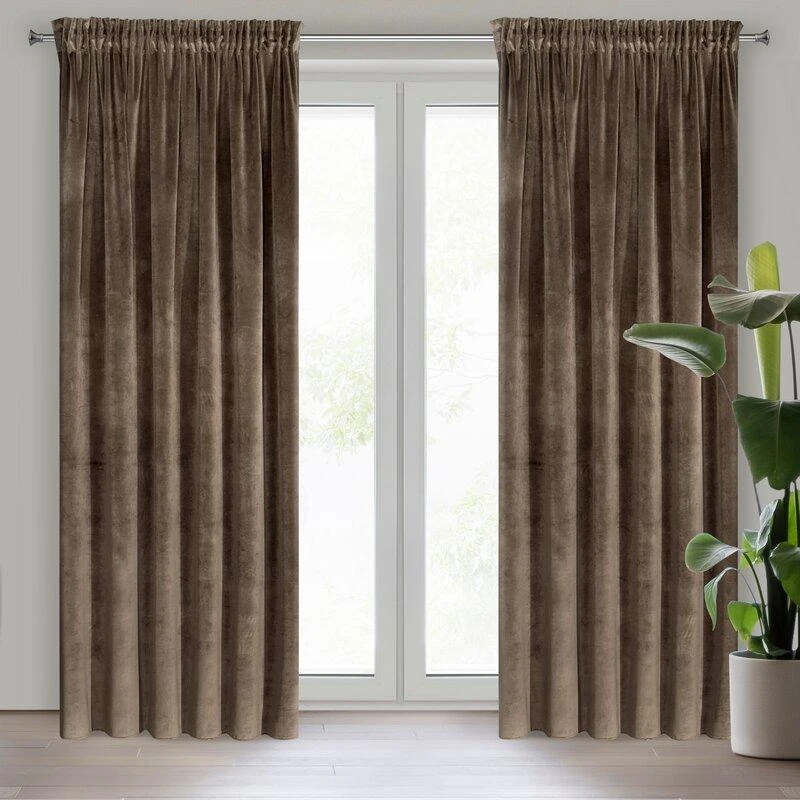 Naktinė užuolaida iš minkšto aksomo Eurofirany DIVA LINE RIA 140X270 cm, juosta/ tunelis/ kabliukai, 300g/m2, spalva: ruda