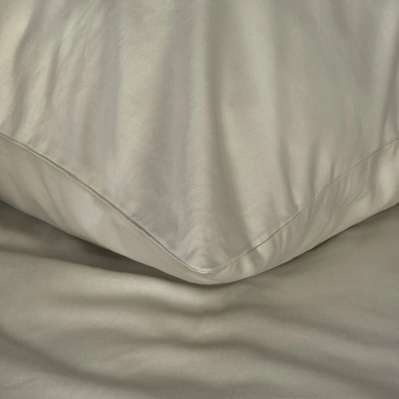 Eurofirany Smėlio spalvos satino patalynės komplektas, 160x200 cm antklodės užvalkalas, 100% medvilnės makosatinas, vienspalvė, lengva priežiūra, kvėpuojantis audinis, su dviem pagalvių užvalkalais Patalynė