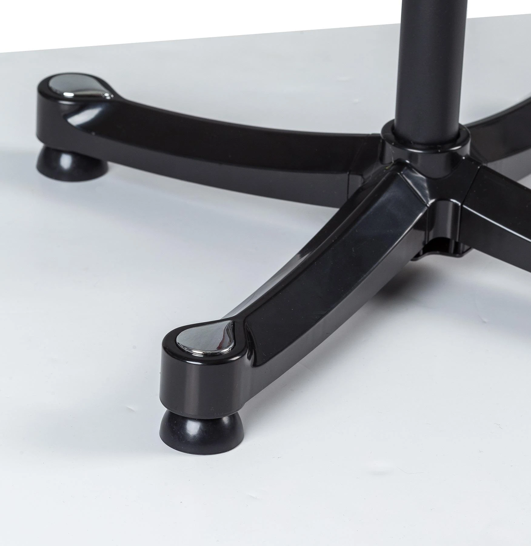 Modernhome Standing clothes hanger, juodas