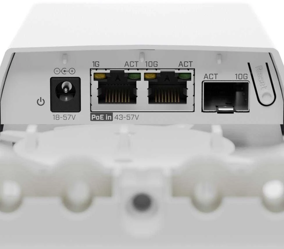 MikroTik FTC11XG jungčių skydelis ir prievadai