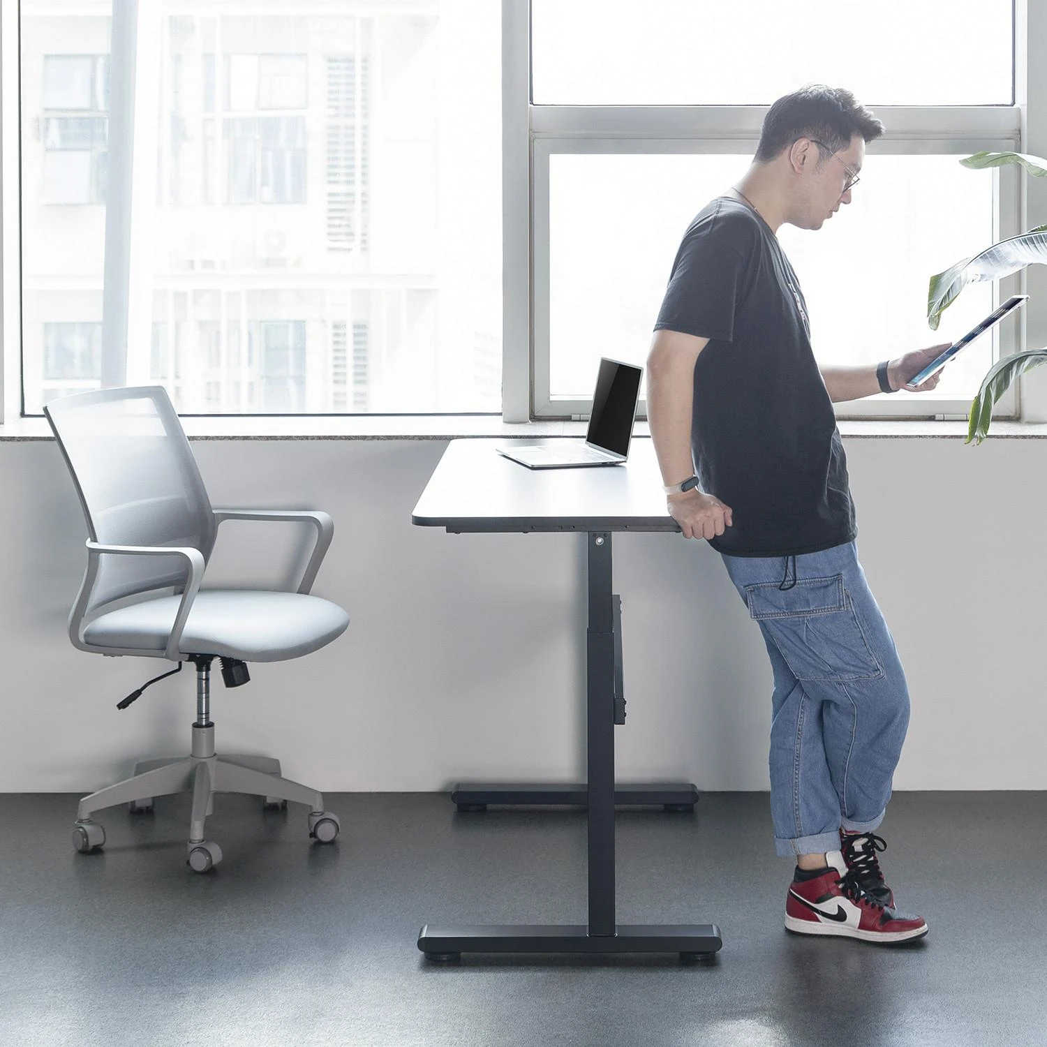 Rašomasis stalas reguliuojamas elektra Ergo Office ER-434, pilkas