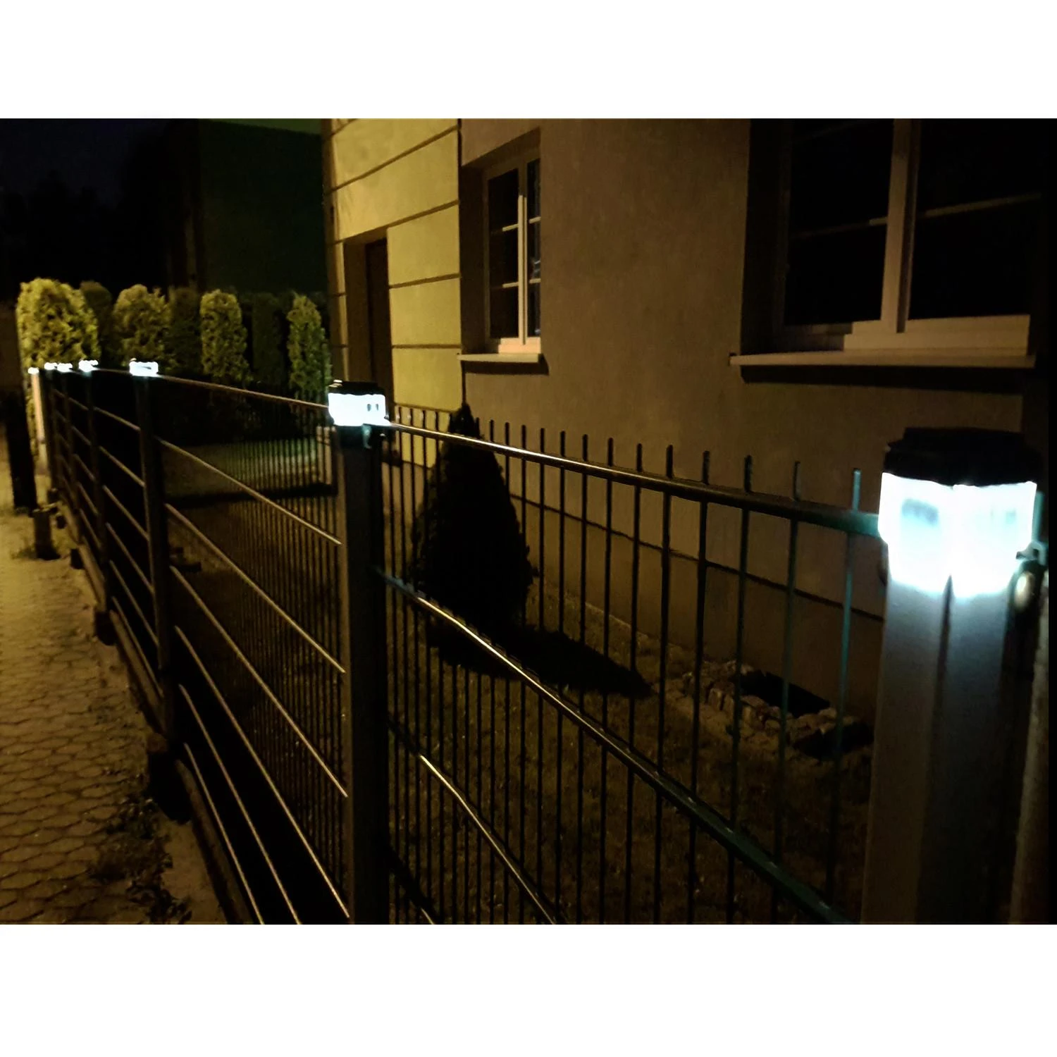 Lampa „GreenBlue“ LED saulės energija varomas stulpinis šviestuvas, 80x80 mm, voko formos gaubtas, GB127
