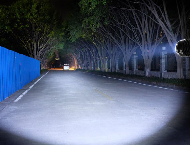 MACLEAN MCE220 Maclean MCE220 LED Cree 800 liumenų žibintuvėlis + įkroviklis + dviračio laikiklis