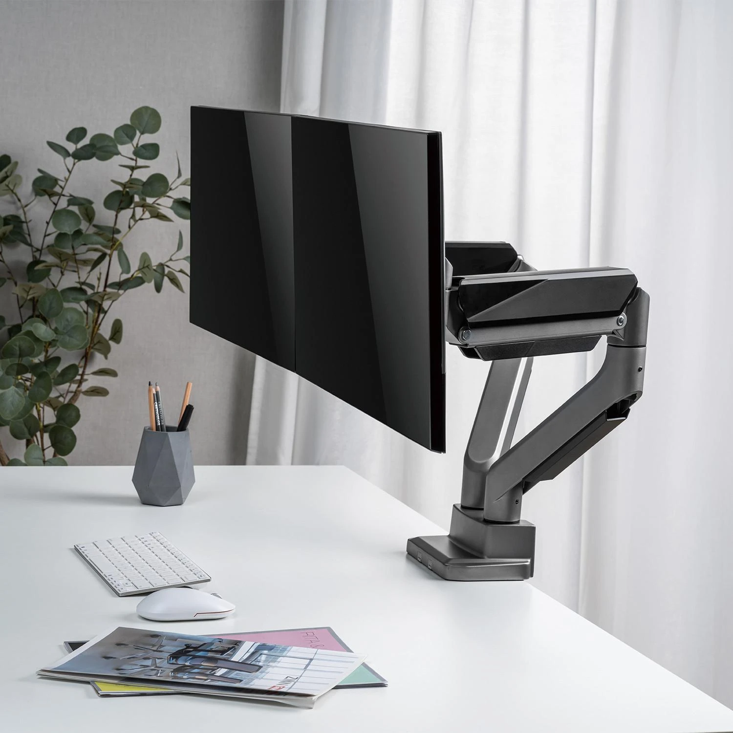 Laikiklis „Ergo Office“ universalus stalo laikiklis dviem monitoriams, dujinė spyruoklė, 17"-35", 15 kg, VESA 75x75 / 100x100, ER-446