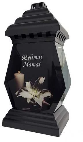 Salamina Kapų žvakė.Žvakidė į kapines "Koplytėlė MYLIMAI MAMAI su lelija" aukštis 31,5 cm.