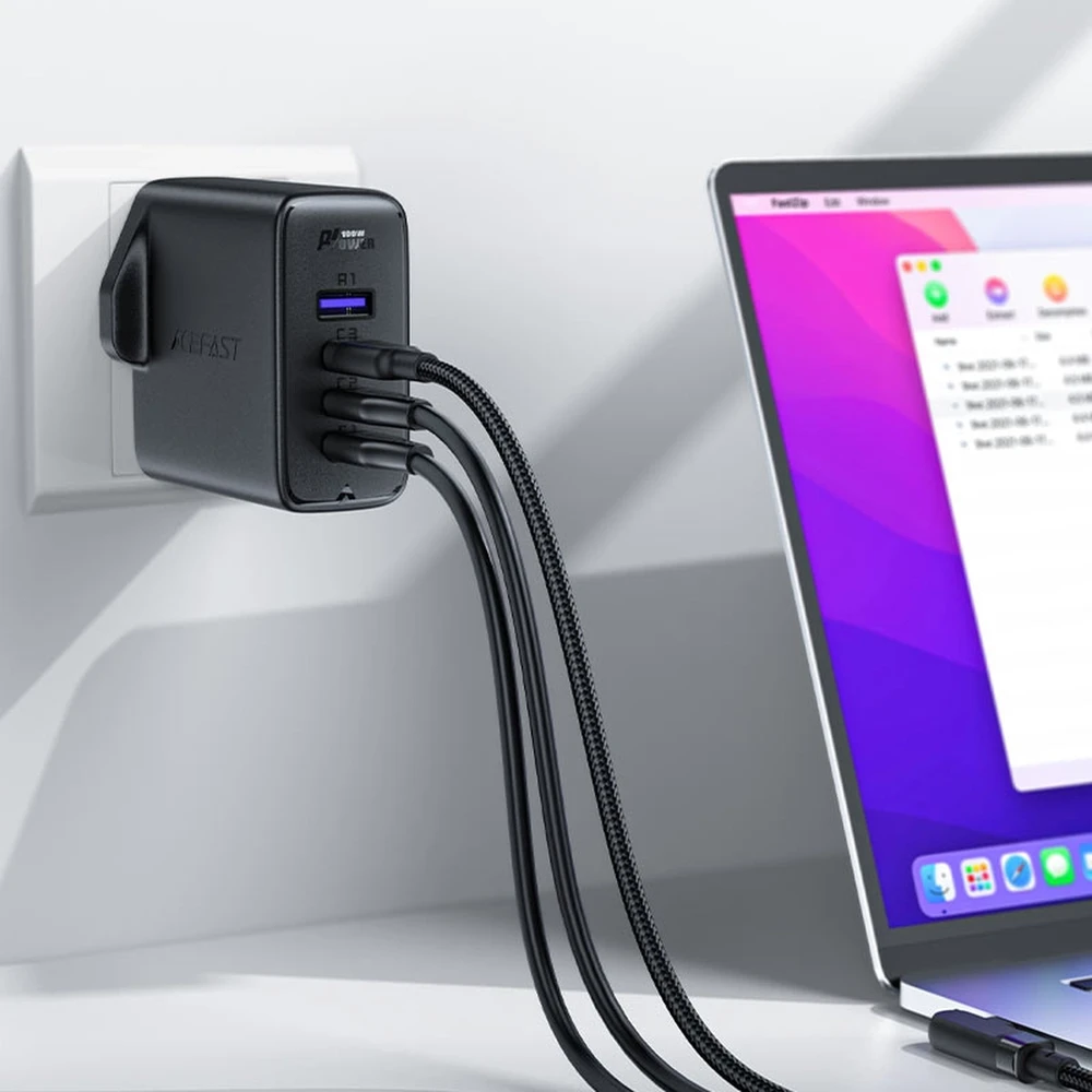 Acefast Fast įkroviklis GaN UK 100W Power Delivery 3x USB C 1x USB – juodos spalvos