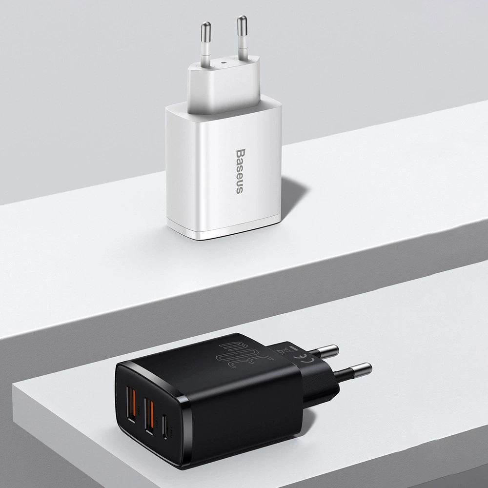 Baseus Sieninis įkroviklis 30W 2xUSB + USB-C QC3.0 PD3.0, juodas