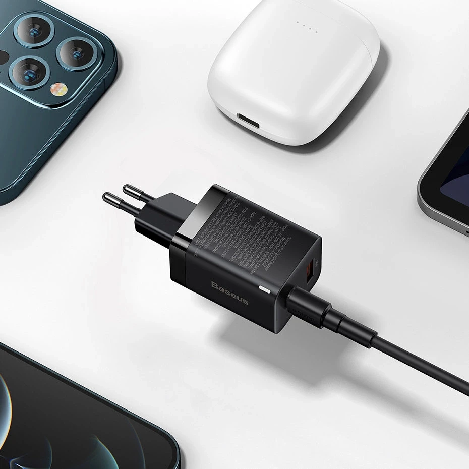 Baseus Super Si Pro įkroviklis USB + USB-C 30W - Baltas