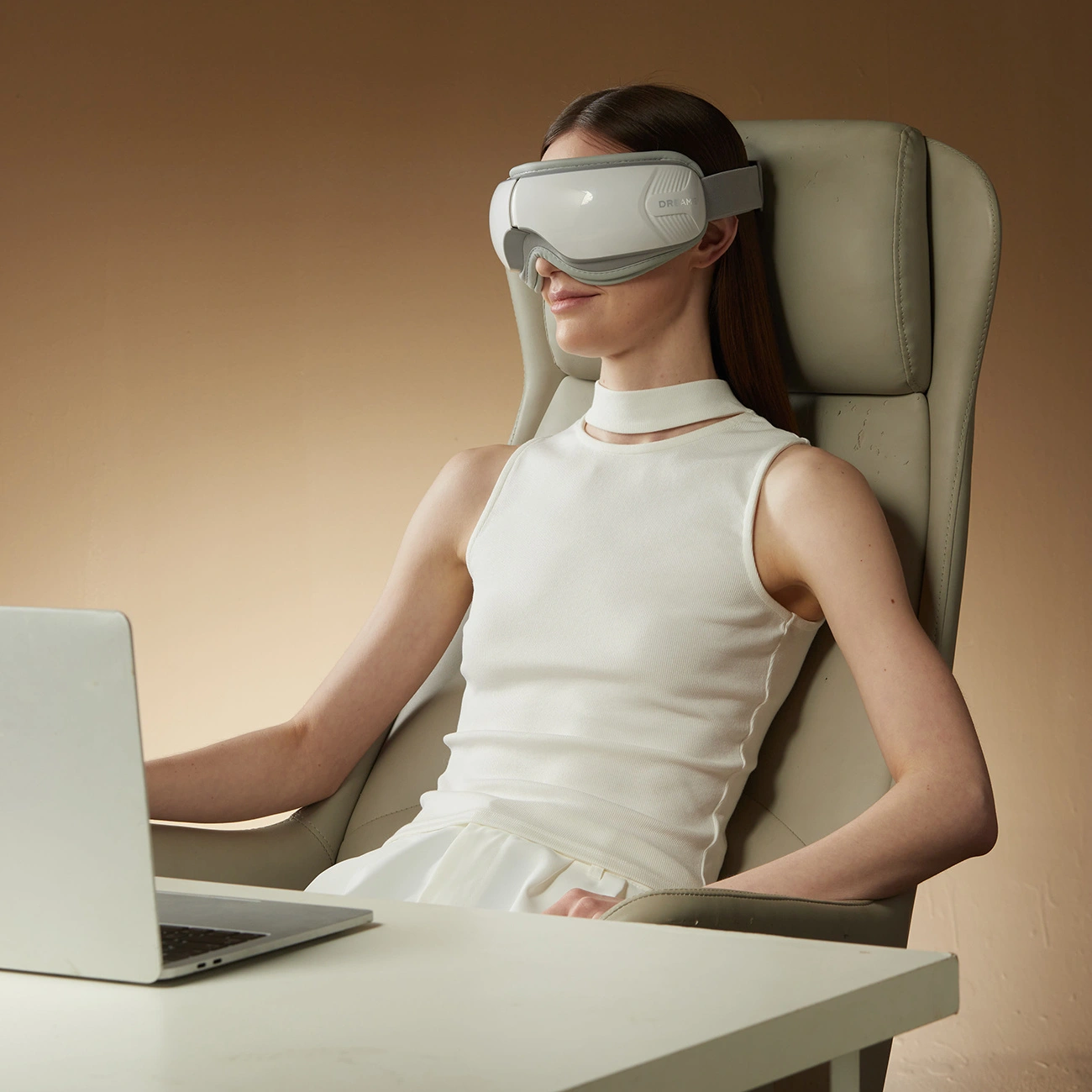 Dreame E30 Eye Massager - rusvai gelsvas aprašymas - Prekės nuotrauka