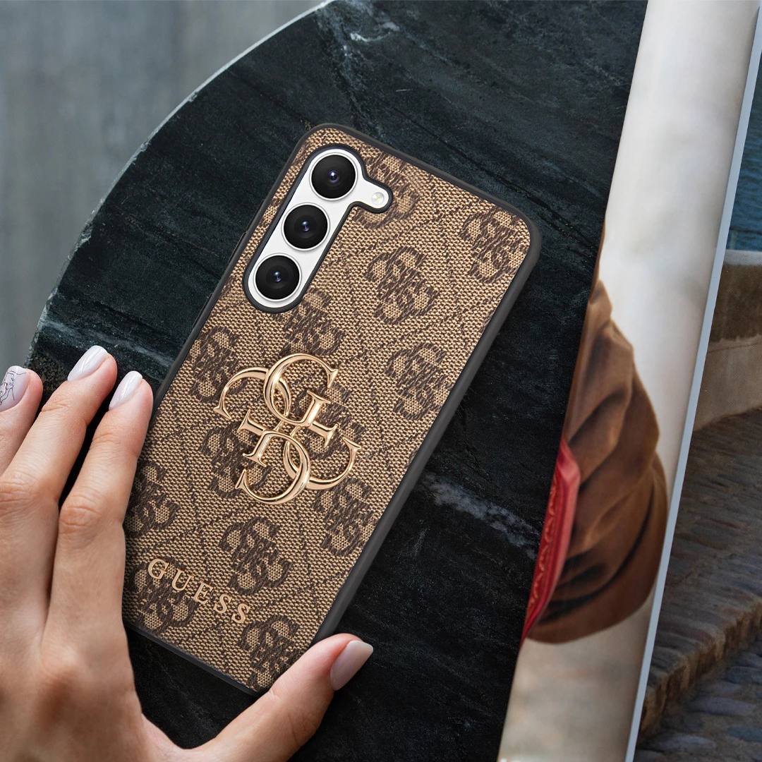 Guess 4G Big Metal Logo Samsung Galaxy A35 - dėklas telefonui rudos spalvos aprašymas - Prekės nuotrauka Guess 4G Big Metal Logo Samsung Galaxy A35 - dėklas telefonui rudos spalvos aprašymas - Prekės nuotrauka