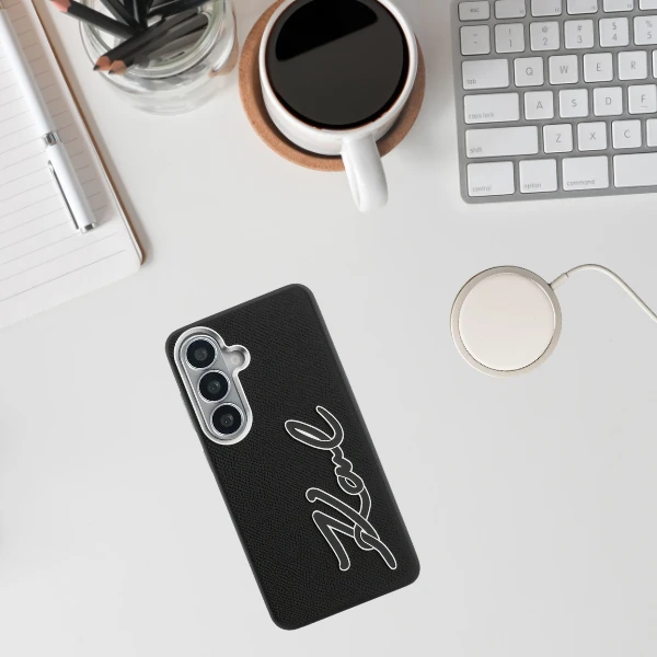 Dėklas Karl Lagerfeld Grained Signature Metal Resin Logo do Samsung Galaxy S26 juoda aprašymas - Prekės nuotrauka