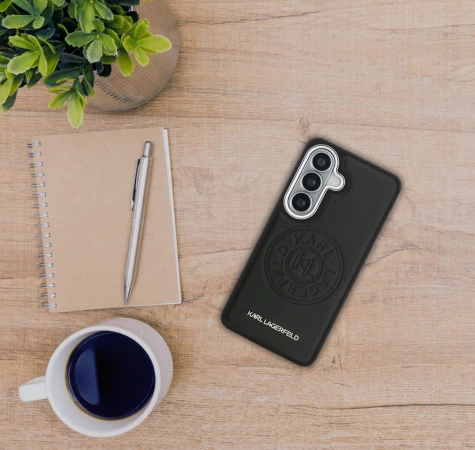 Karl Lagerfeld perforuotas KL MagSafe dėklas, skirtas „Samsung Galaxy S26+“, juodas aprašymas - Prekės nuotrauka