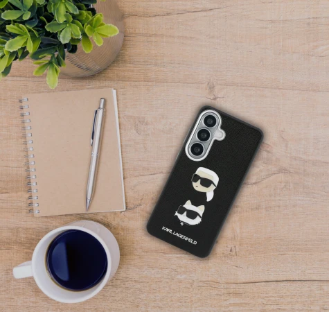 Karl Lagerfeld „Saffiano“ dvigubų galvučių metalinis dėklas, skirtas „Samsung Galaxy S26+“, juodas aprašymas - Prekės nuotrauka Karl Lagerfeld „Saffiano“ dvigubų galvučių metalinis dėklas, skirtas „Samsung Galaxy S26+“, juodas aprašymas - Prekės nuotrauka