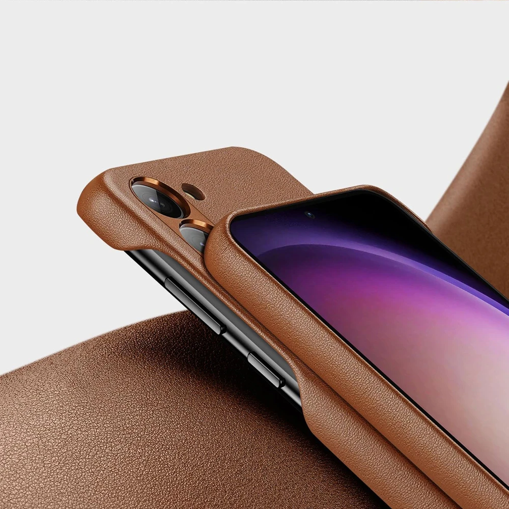 Dux Ducis Grit dėklas skirtas Samsung Galaxy S23+, rudas