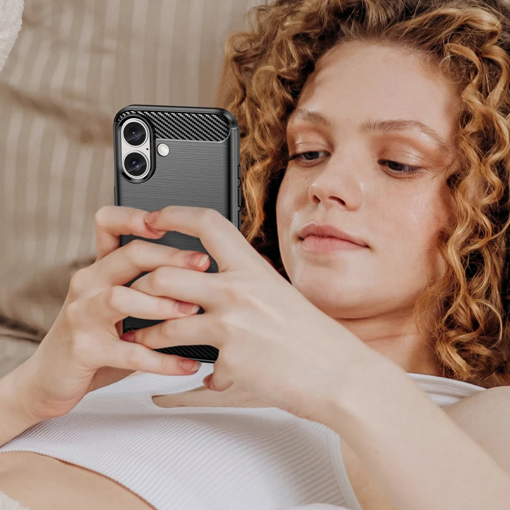 Hurtel Carbon Apple iPhone 16 silikoninis – dėklas telefonui juodos spalvos