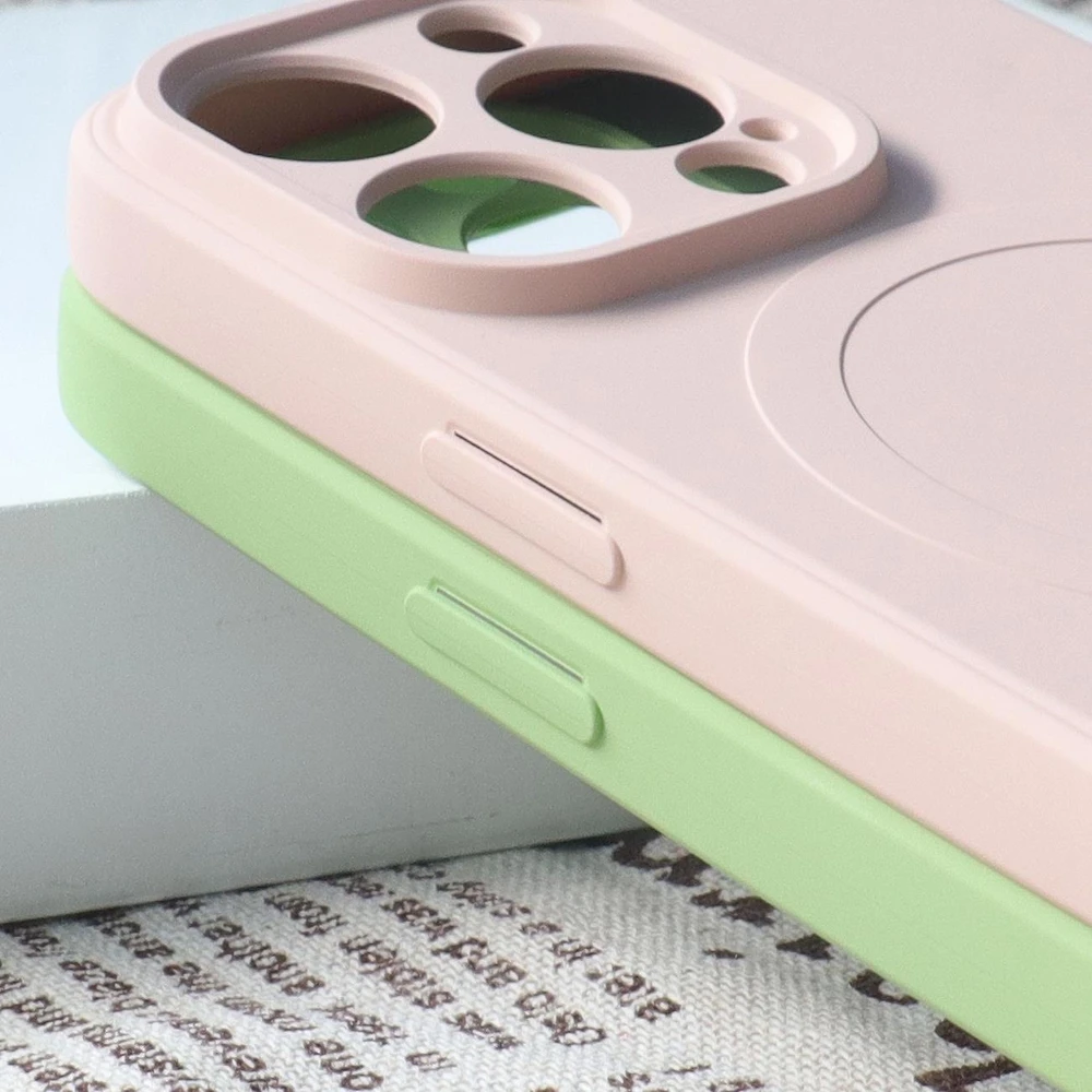 Hurtel Apple iPhone 14 Pro Max silikoninis Magnetic Magsafe - dėklas telefonui juodos spalvos