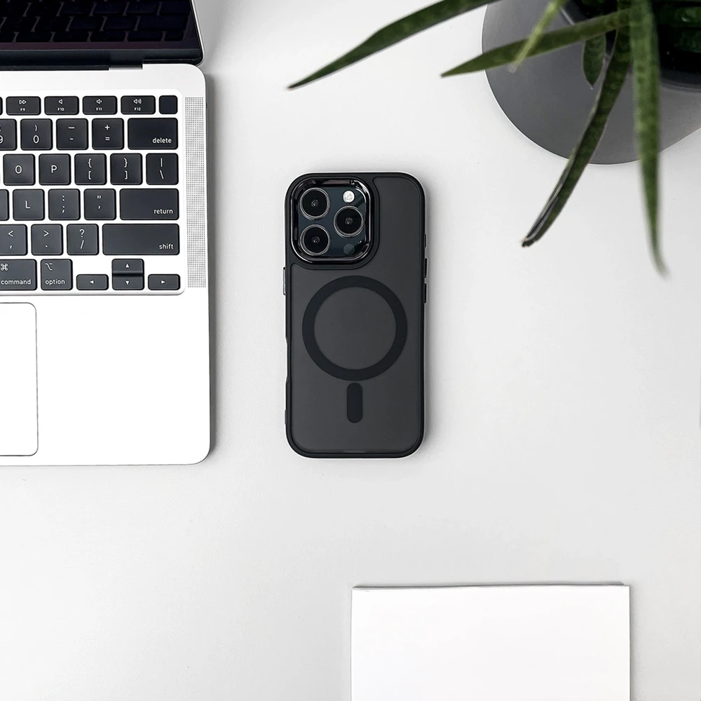 Hurtel Magnetic Collection MagSafe Apple iPhone 16 Pro dėklas – juodos spalvos