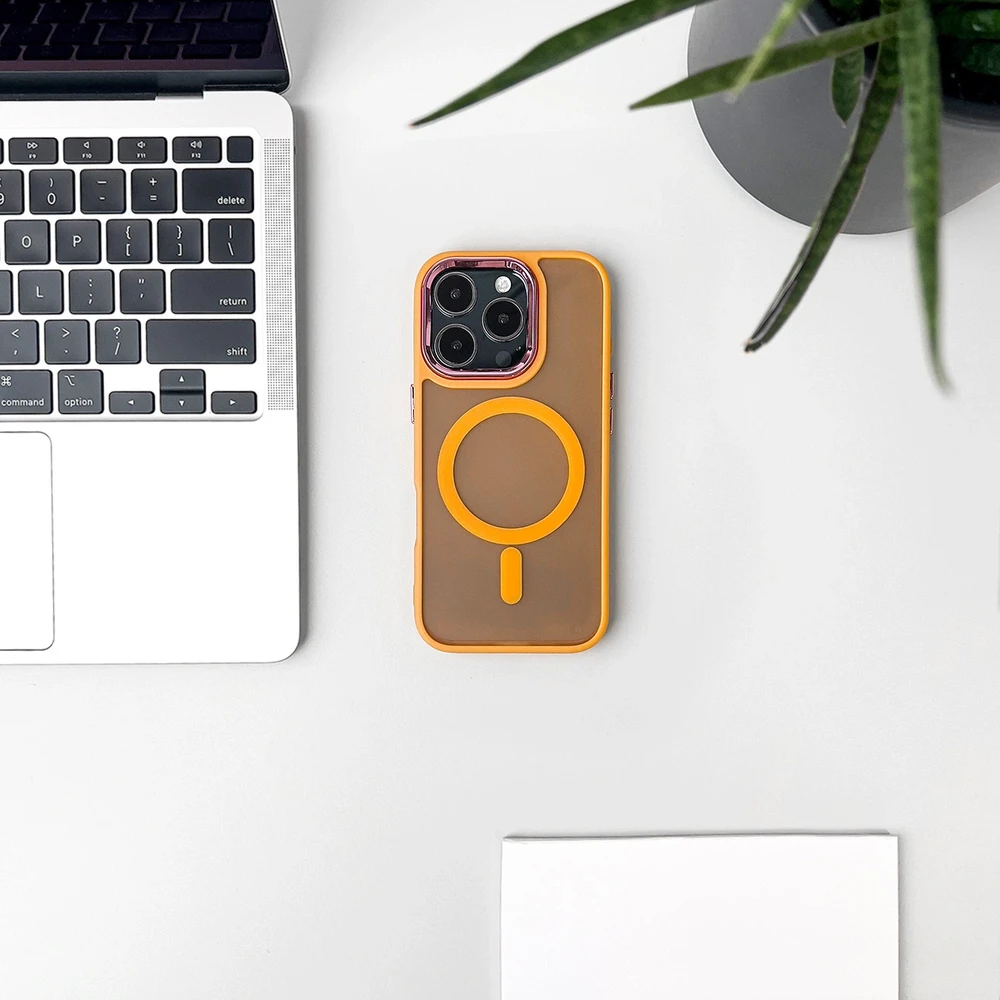 Hurtel Magnetic Collection MagSafe Apple iPhone 16 Pro – dėklas telefonui oranžinės spalvos