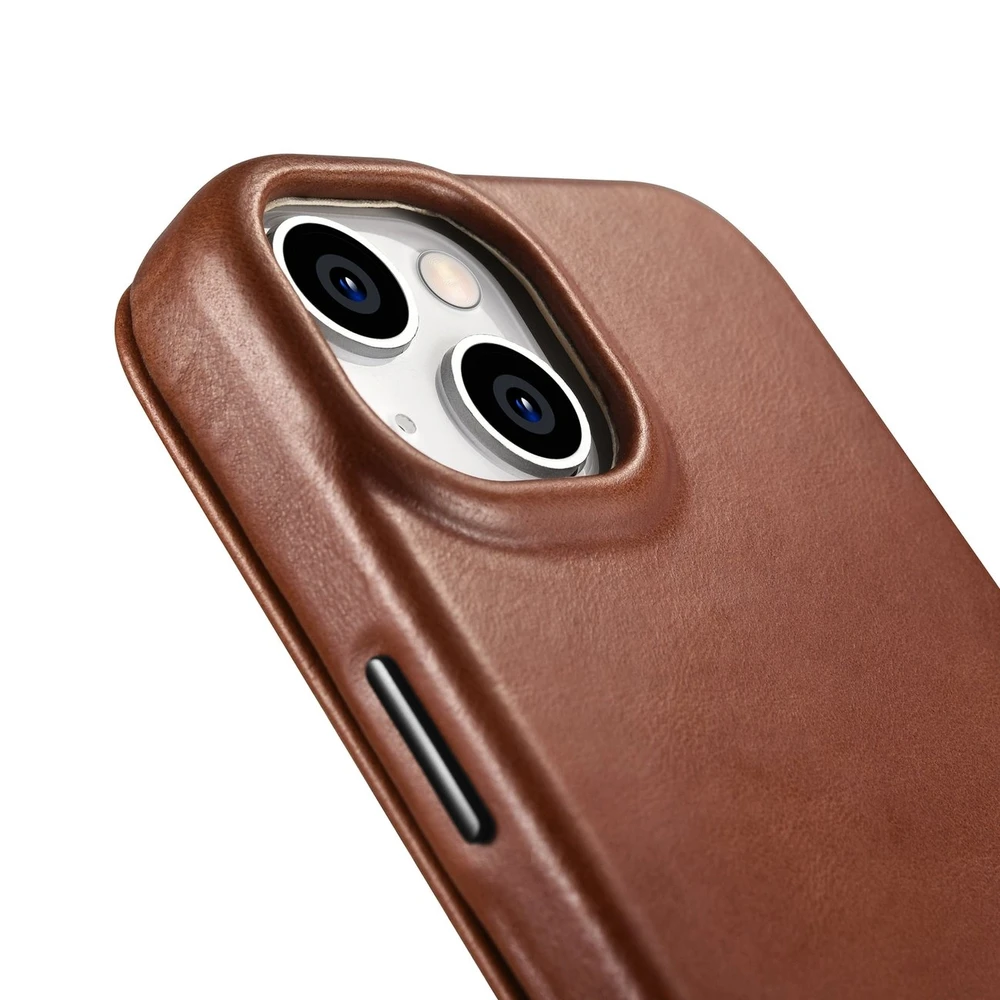 iCarer CE Oil Wax Premium Leather Apple iPhone 14 Plus magnetic atverčiamas MagSafe dėklas telefonui rudos spalvos (AKI14220707-BN)