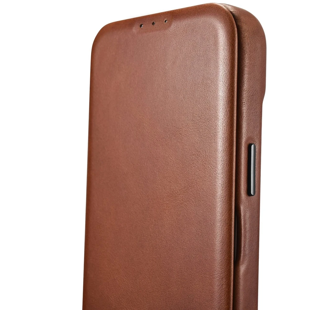 iCarer CE Oil Wax Premium Leather Apple iPhone 14 Plus magnetic atverčiamas MagSafe dėklas telefonui rudos spalvos (AKI14220707-BN)