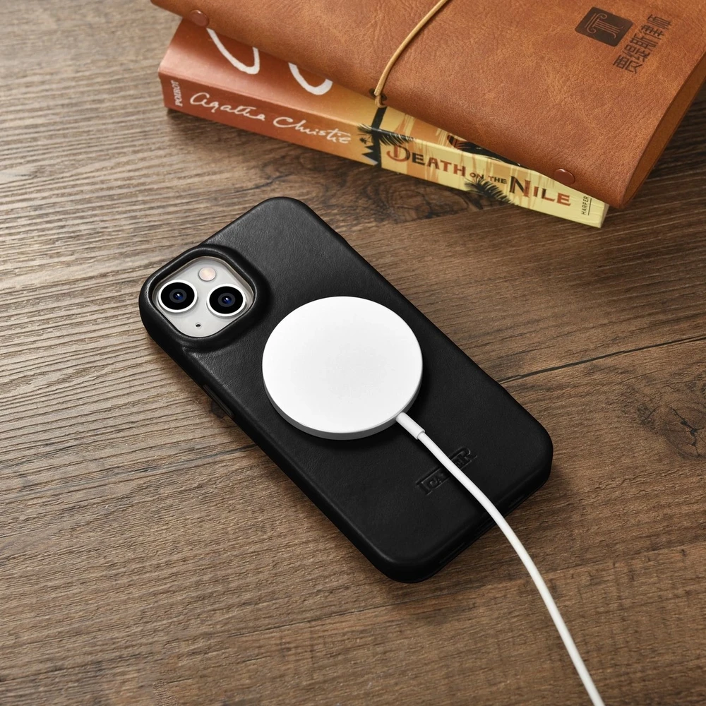 iCarer CE Oil Wax Premium Leather Leather Apple iPhone 14 Plus Magnetic atverčiamas MagSafe dėklas telefonui juodos spalvos (AKI14220707-BK)