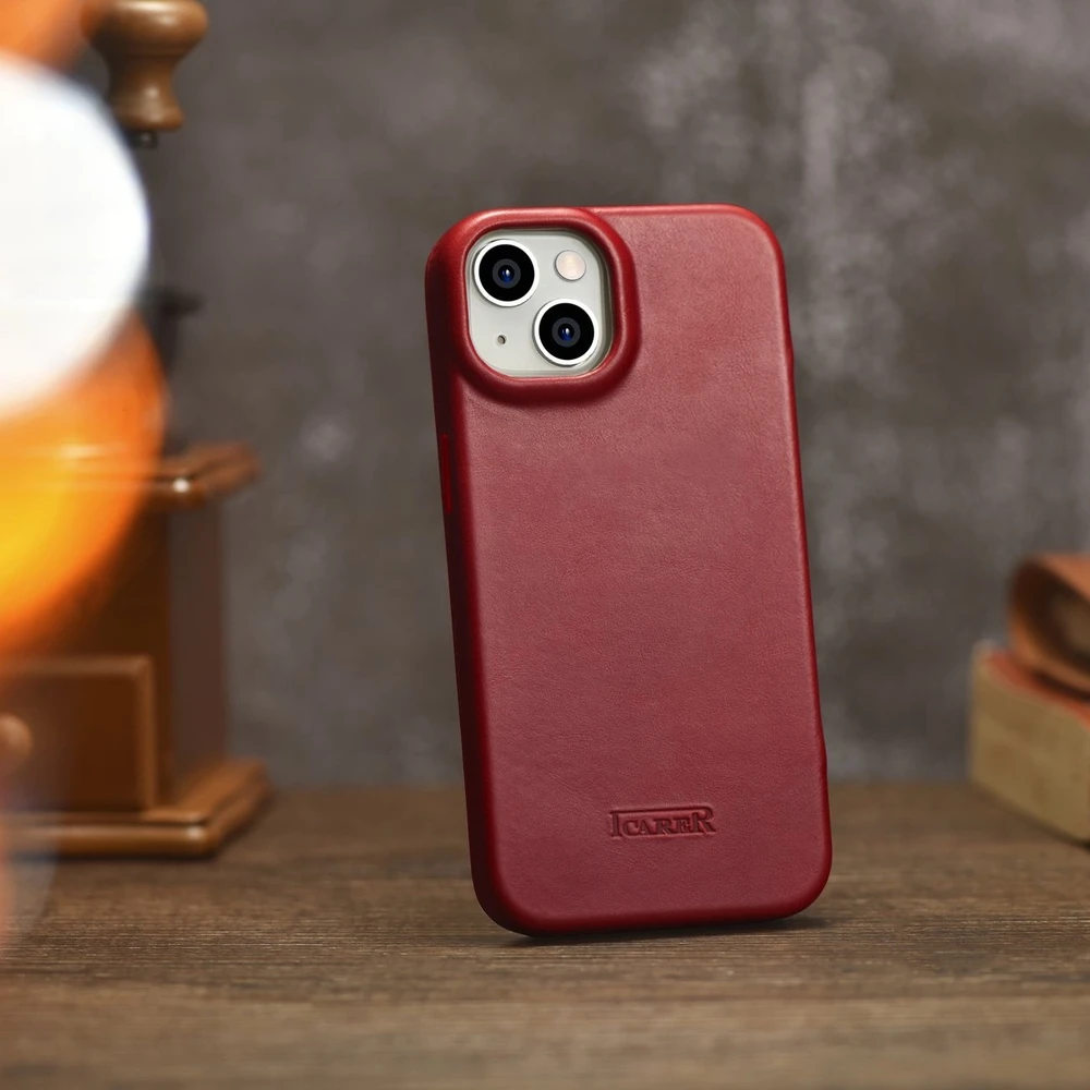 iCarer CE Oil Wax Premium Leather Apple iPhone 14 Plus Magnetic atverčiamas Leather MagSafe dėklas telefonui raudonos spalvos (AKI14220707-RD)