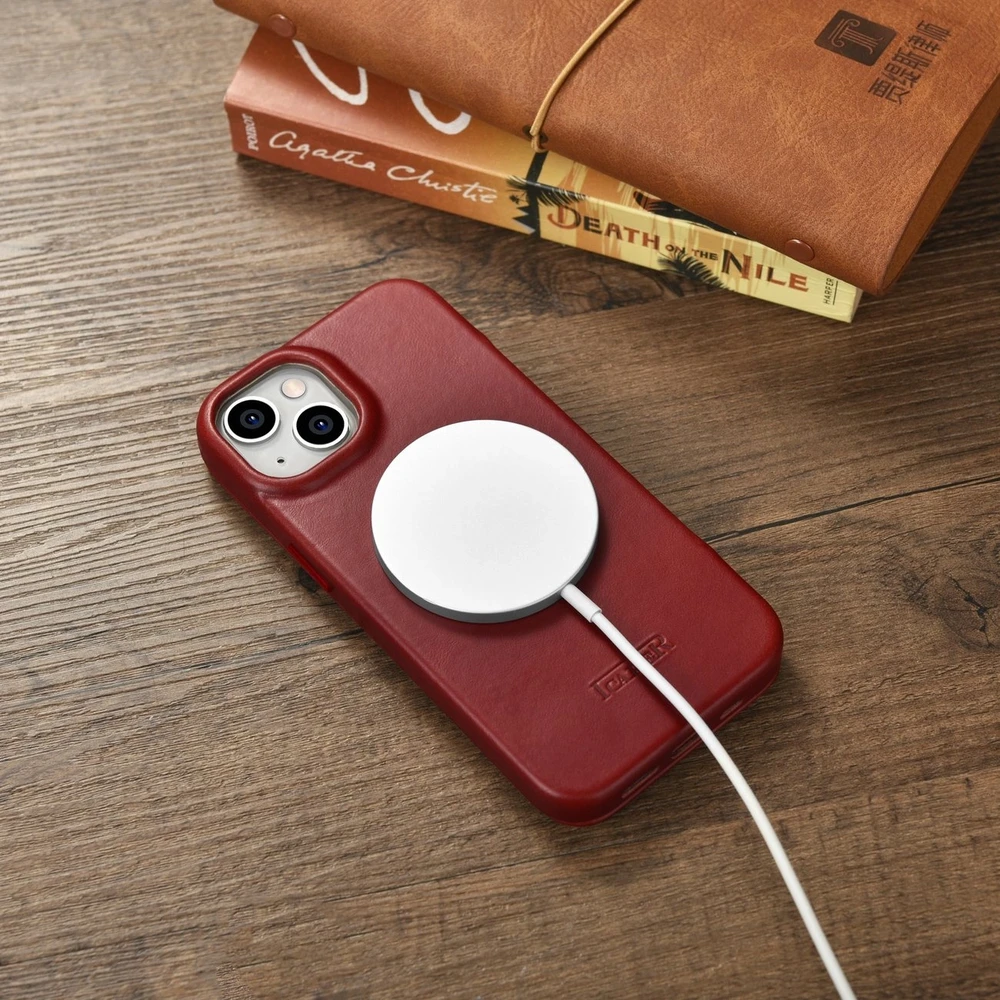 iCarer CE Oil Wax Premium Leather Apple iPhone 14 Plus Magnetic atverčiamas Leather MagSafe dėklas telefonui raudonos spalvos (AKI14220707-RD)