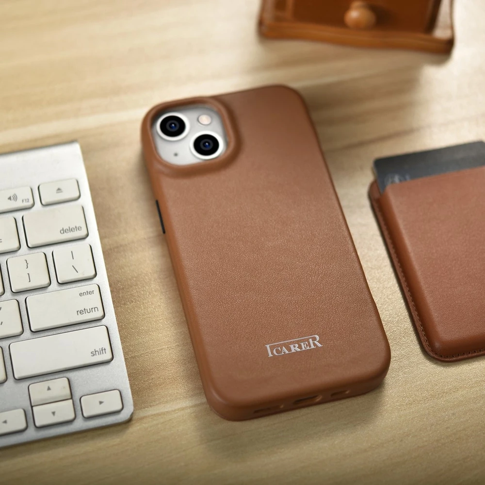 iCarer CE Premium Leather Apple iPhone 14 Plus Magnetic atverčiamas Leather MagSafe dėklas telefonui rudos spalvos (WMI14220715-BN)