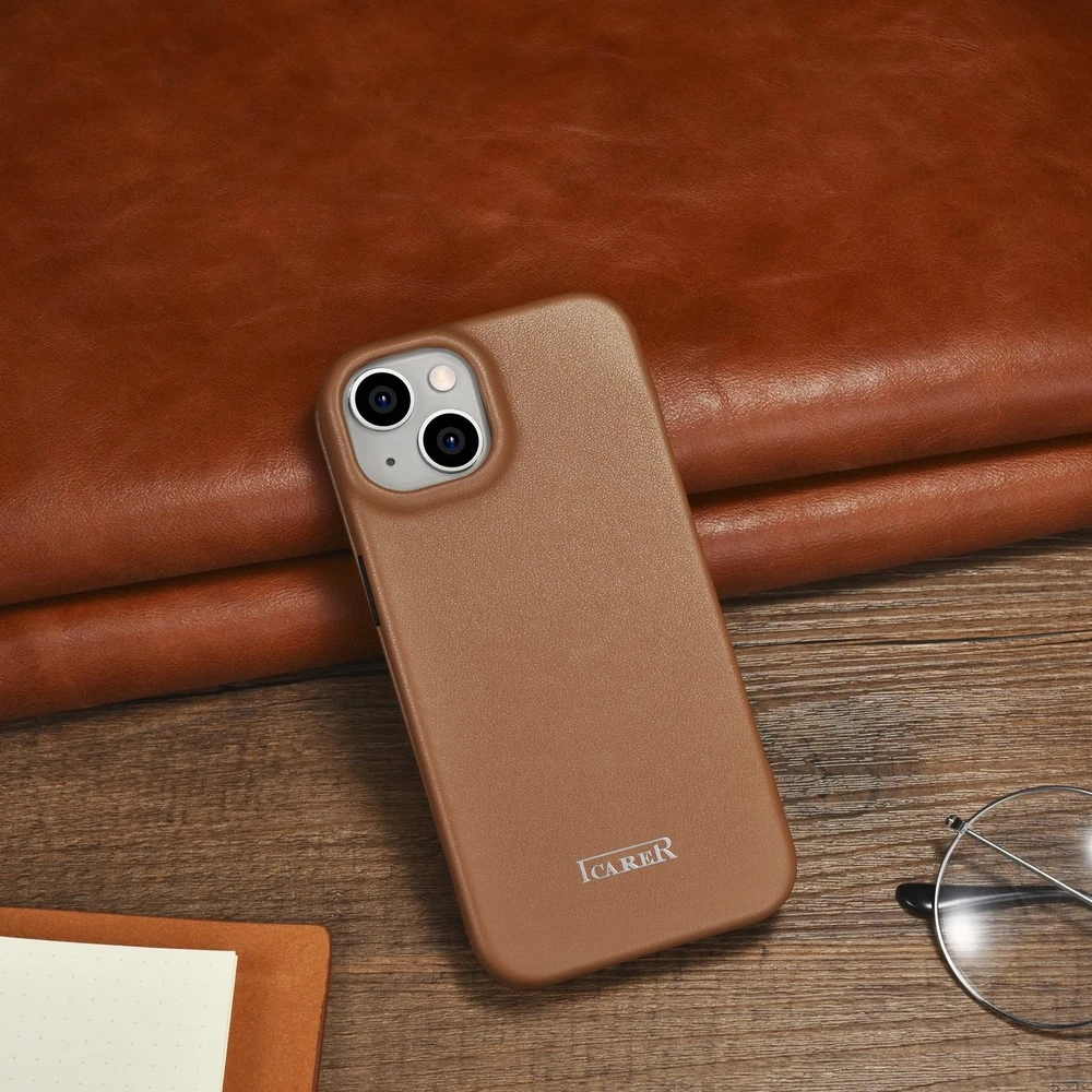 iCarer CE Premium Leather Apple iPhone 14 Plus Magnetic atverčiamas Leather MagSafe dėklas telefonui rudos spalvos (WMI14220715-BN)