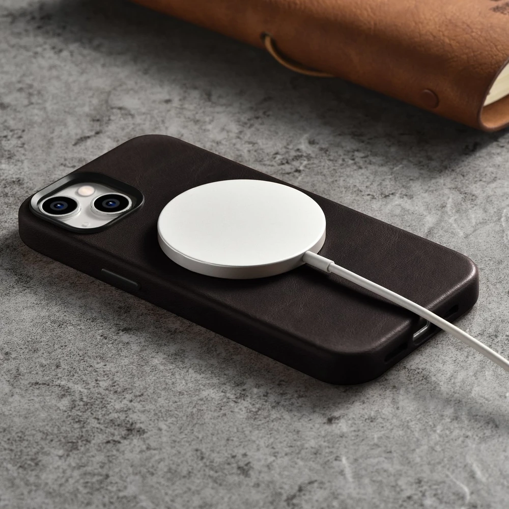 iCarer Oil Wax Premium Leather Apple iPhone 14 Plus Magnetic Leather with MagSafe dėklas telefonui rudos spalvos (WMI14220703-BN)