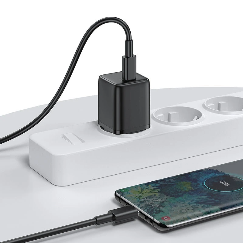 Mini išmanusis įkroviklis PD 25W Joyroom L-P251 (juodas)