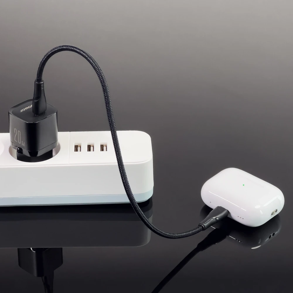 Įkroviklis Joyroom JR-TCF02 20W USB-C juodas