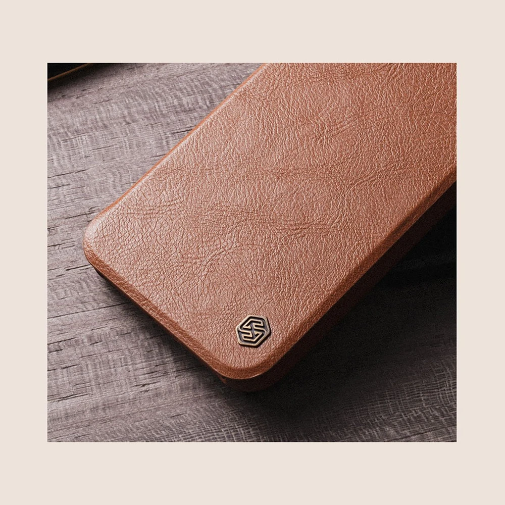 Nillkin Qin Leather Pro Samsung Galaxy S22+ (S22 Plus) Camera Protector Holster Cover Flip dėklas telefonui rudos spalvos
